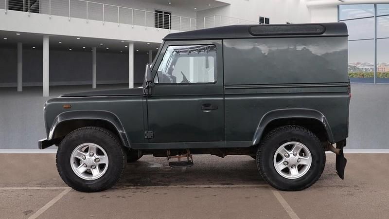 Used Land Rover Defender 2004 Green Hatchback