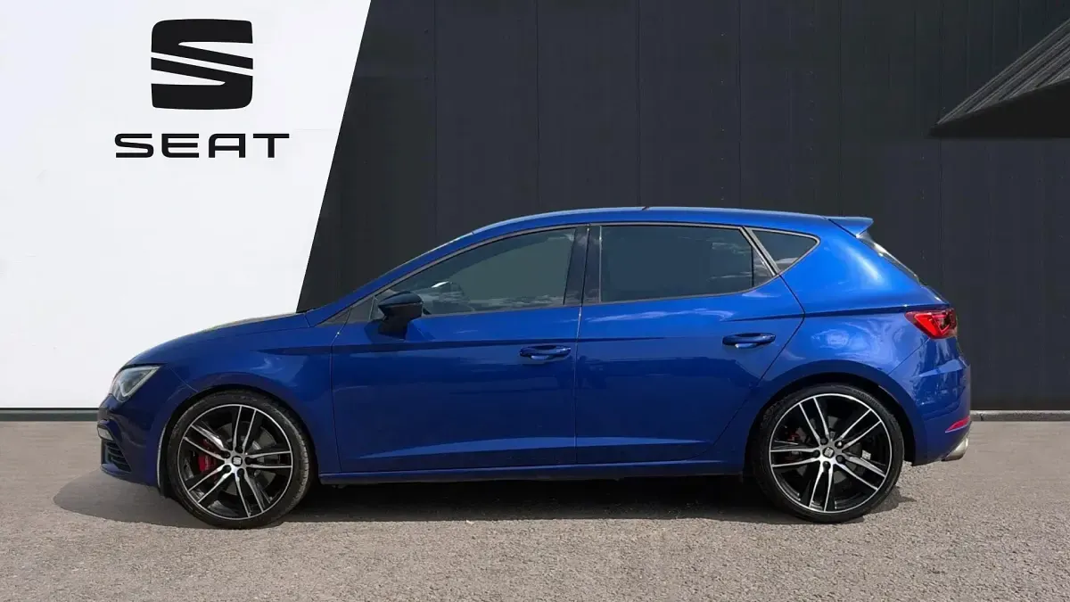 Used Seat Leon CUPRA 300 HP (220 kW) 2018 Blue Hatchback
