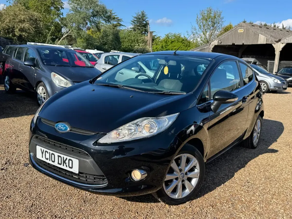 Used Ford Fiesta Zetec 82 HP (60 kW) 2010 Black Hatchback