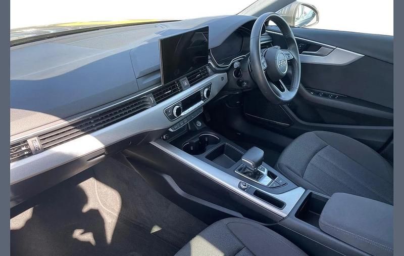 Used Audi A4 Comfort 161 HP (118 kW) 2020 Grey Estate