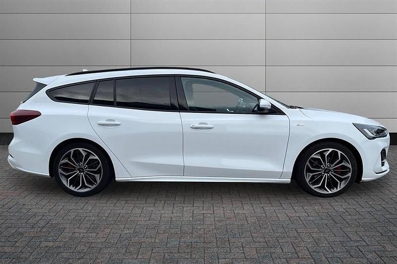 Used Ford Focus ST-Line X 155 HP (114 kW) 2024 White Estate
