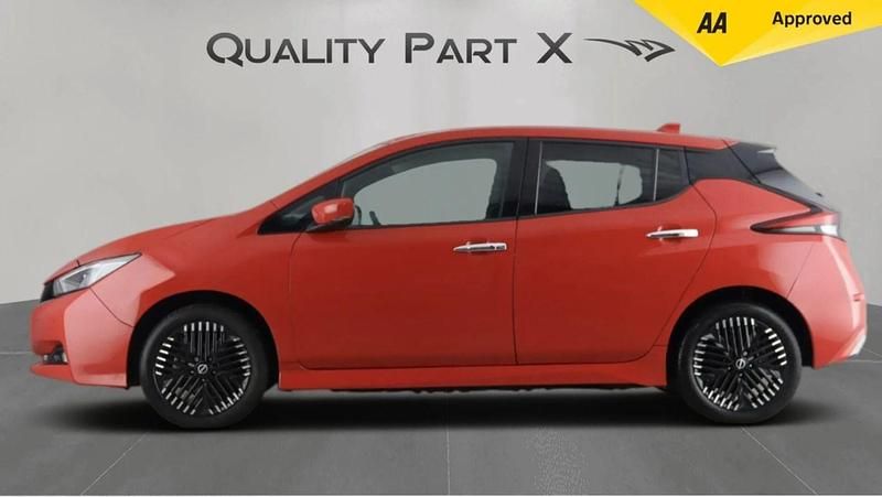 Used Nissan Leaf N-Connecta 160 kW (218 HP) 2022 Red Hatchback