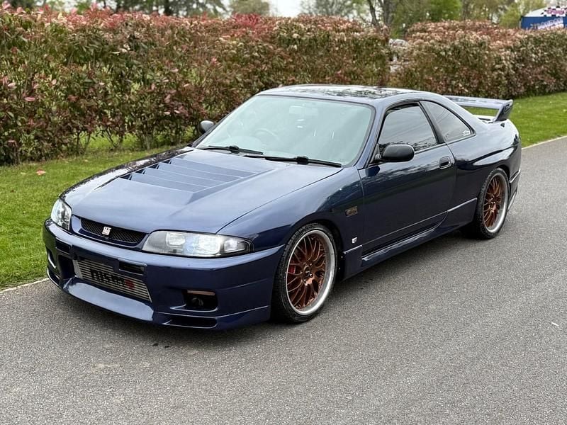 Used Nissan Skyline 215 HP (158 kW) 2005 Black Sedan