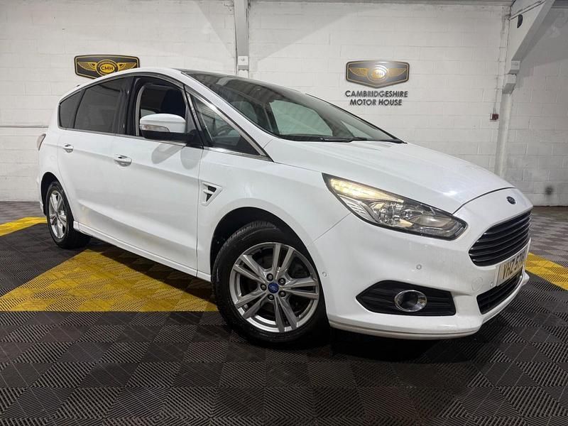 Used Ford S-MAX Titanium 150 HP (110 kW) 2017 White MPV