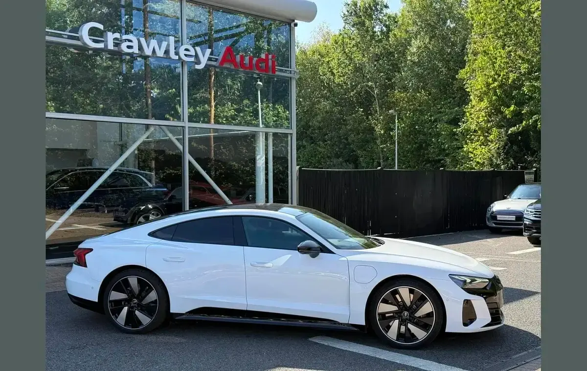 Used Audi RS e-tron GT Comfort 475 kW (646 HP) 2022 White Sedan
