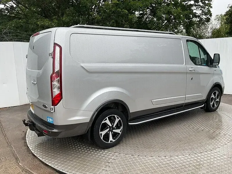 Used Ford Transit Custom Active 170 HP (125 kW) 2021 Silver Van