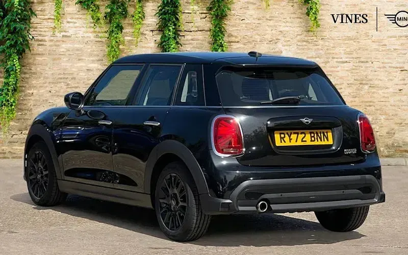Used Mini Cooper Classic 136 HP (100 kW) 2022 Black Hatchback