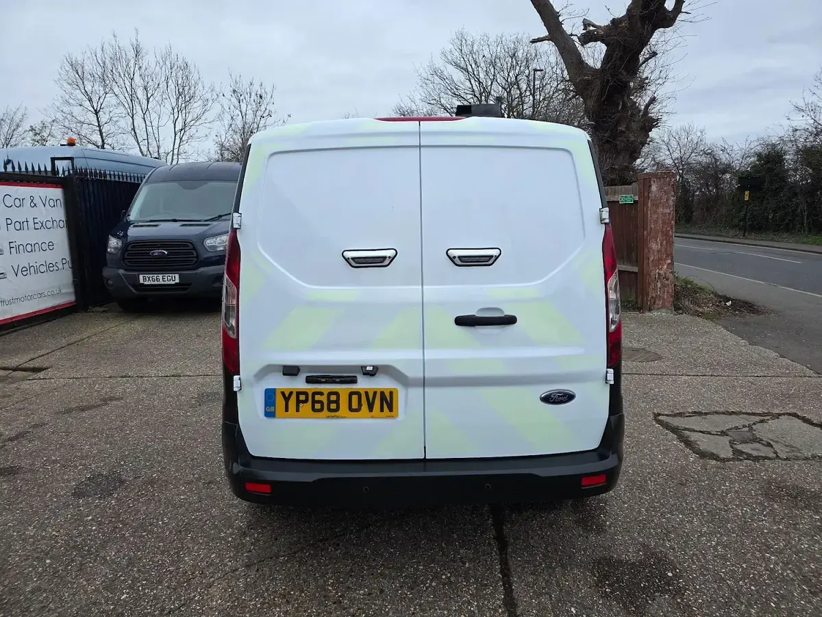 Used Ford Transit Connect S 2018 White MPV