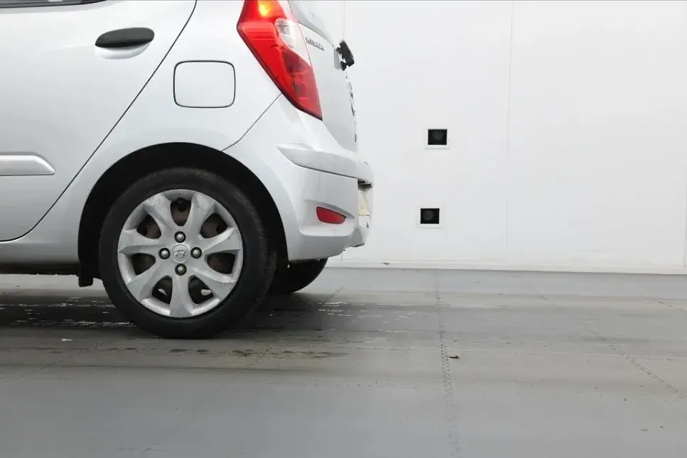 Used Hyundai i10 Classic 2013 Silver Hatchback