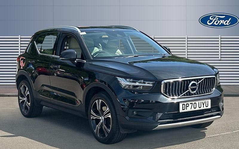 Used 2022 Volvo XC40 Inscription SUV | £26,635 (Good price) - Image 1/4