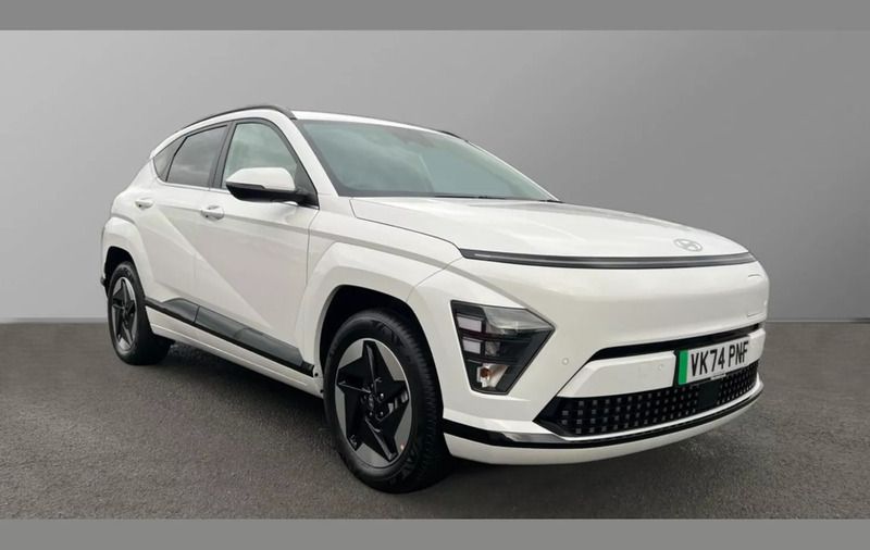 Serenity white Used 2024 Hyundai Kona Advanced SUV | £25,553 (Good price) - Image 1/4
