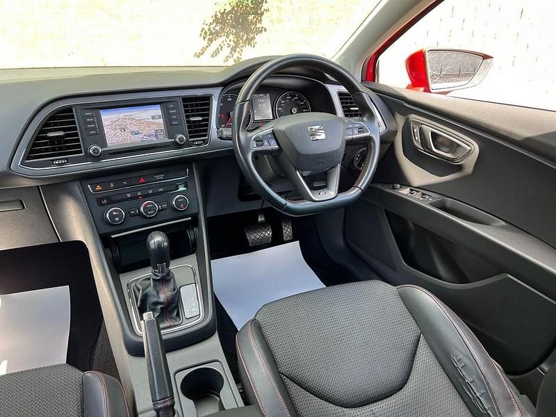 Usado Seat Leon FR 2013 Rojo Utilitario