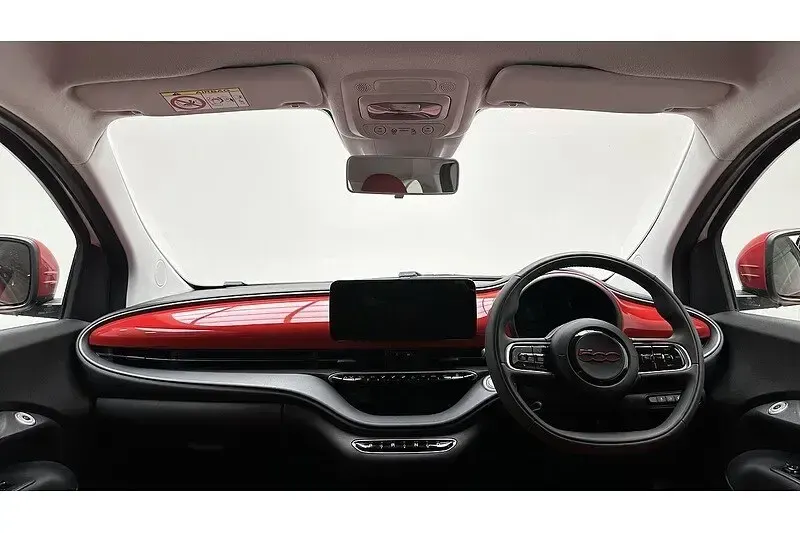 Used Fiat 500e Red 86 kW (118 HP) 2022 Ice white Hatchback