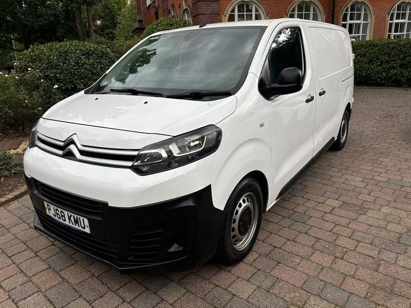 White Used 2018 Citroën Dispatch MPV | £6,500 (A bit pricey) - Image 1/4
