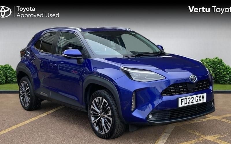 Used 2025 Toyota Yaris Hybrid Estate | £20,550 (Good price) - Image 1/4