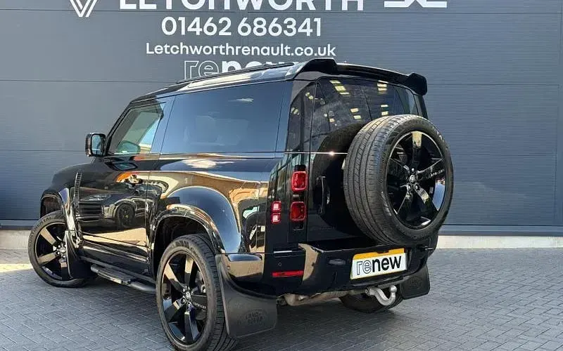 Used Land Rover Defender SE Dynamic 249 HP (183 kW) 2025 SUV