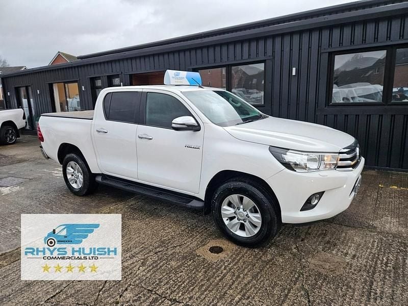 White Used 2020 Toyota HiLux Pickup | £14,995 (Fair price) - Image 1/4