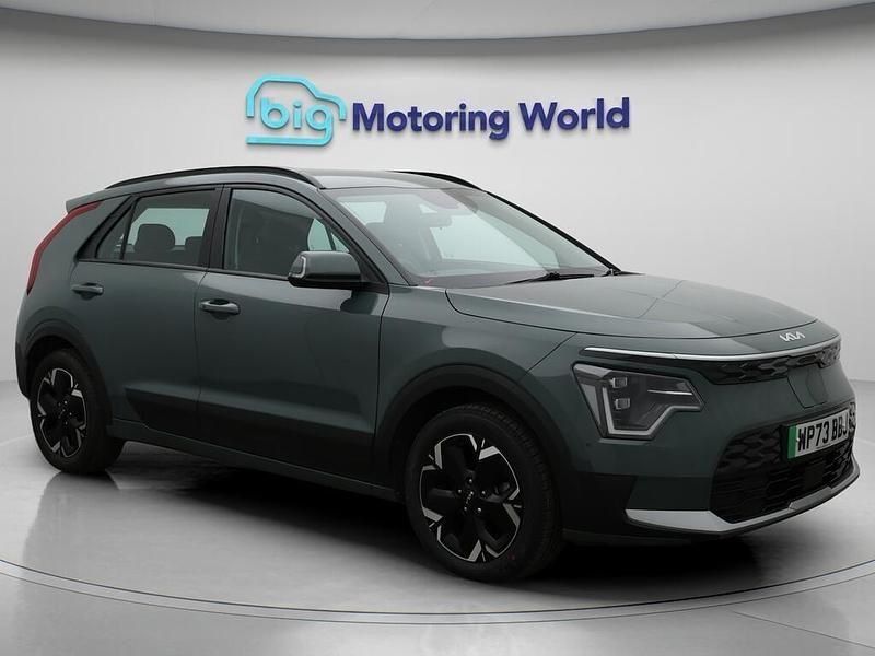 Green Used 2023 Kia e-Niro SUV | £17,800 (Super price) - Image 1/4