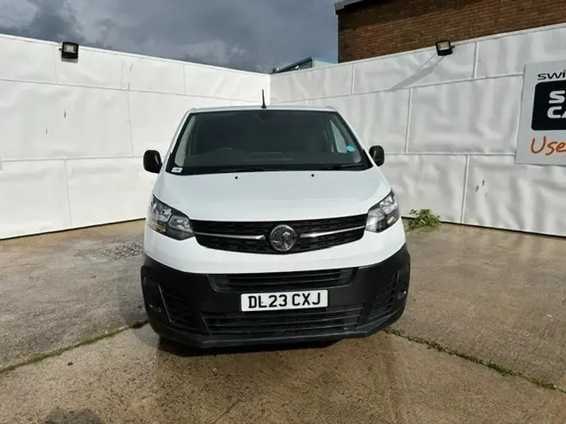 Gebraucht Vauxhall Vivaro 100 PS (73 kW) 2023 Weiß Van / Kleinbus