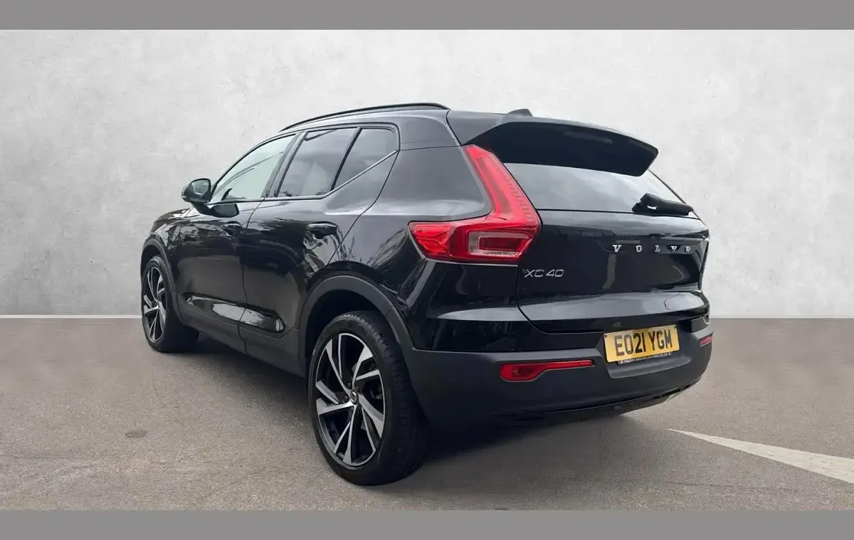 Used Volvo XC40 R-Design Pro 194 HP (142 kW) 2021 Black SUV