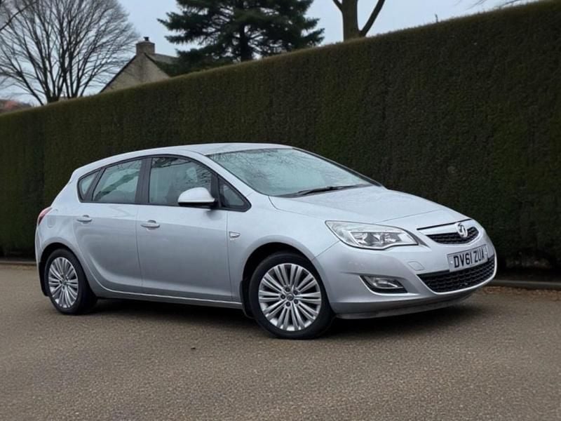 Used Vauxhall Astra Excite 2011 Silver Hatchback