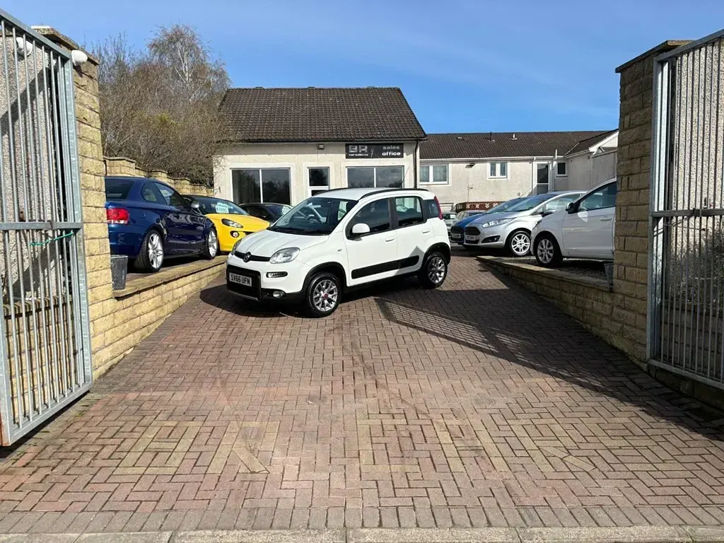 Used Fiat Panda 4x4 S 95 HP (69 kW) 2016 White Hatchback