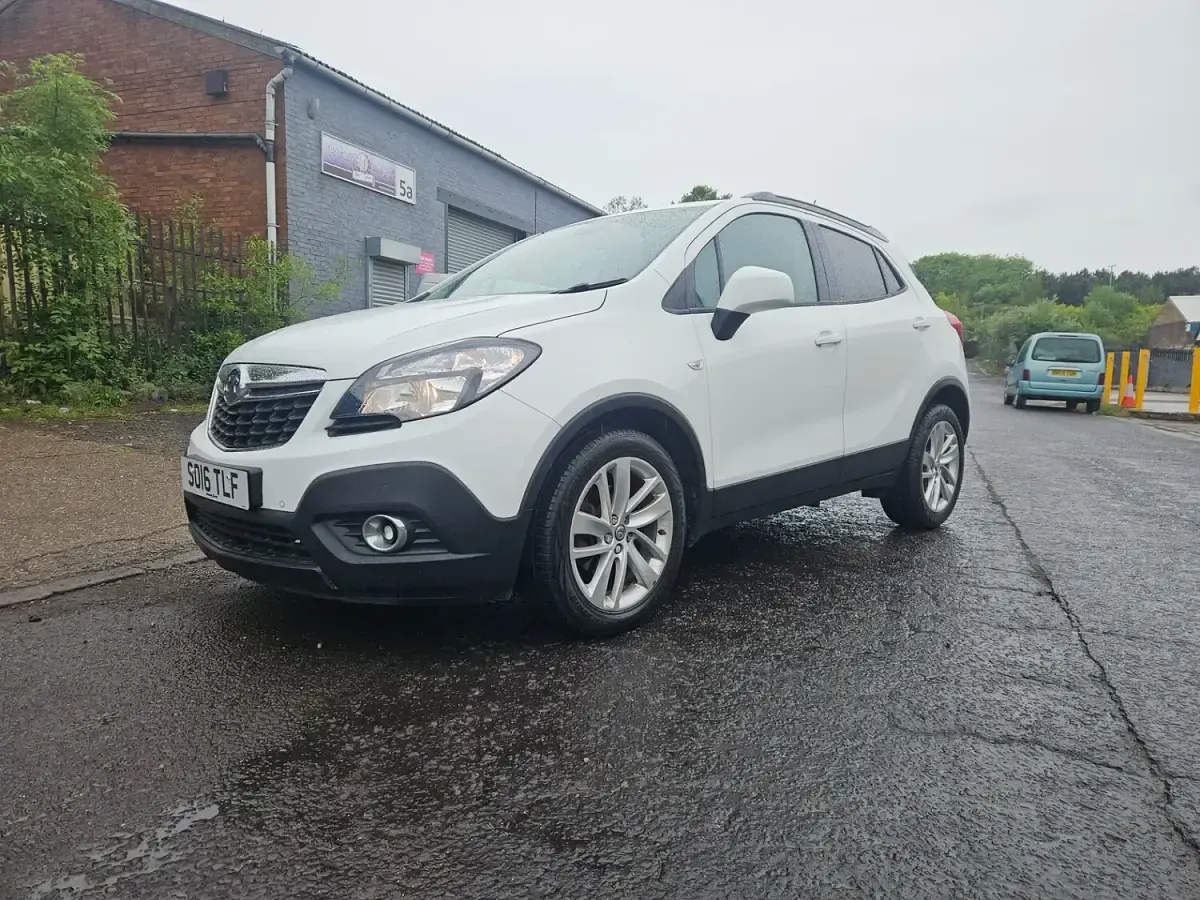 Used Vauxhall Mokka 140 HP (102 kW) 2016 White SUV