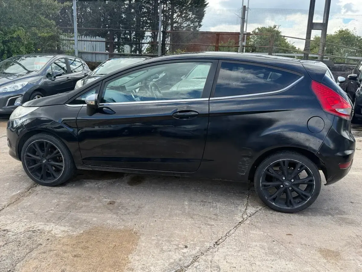 Second-hand Ford Fiesta Zetec 2009 Negru Hatchback