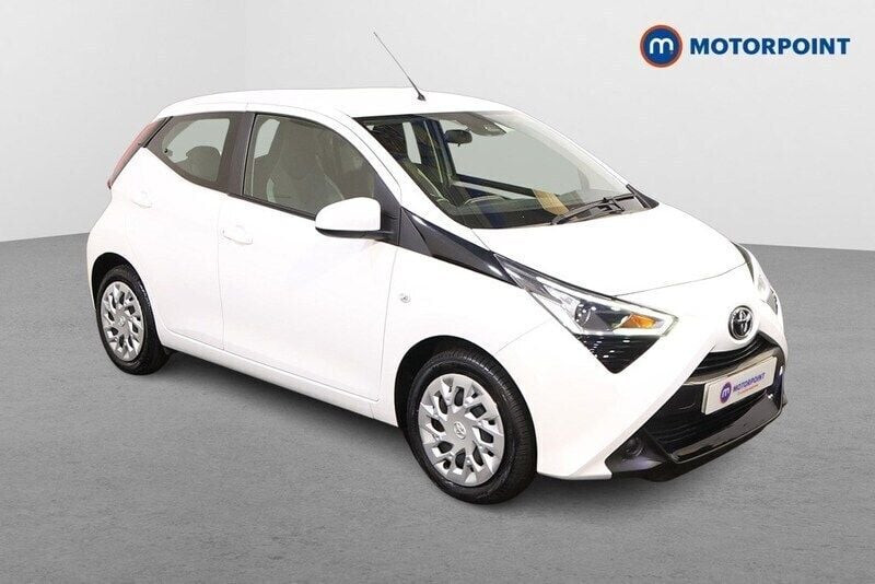 White Used 2022 Toyota Aygo X-play Hatchback | £8,999 (Fair price) - Image 1/4