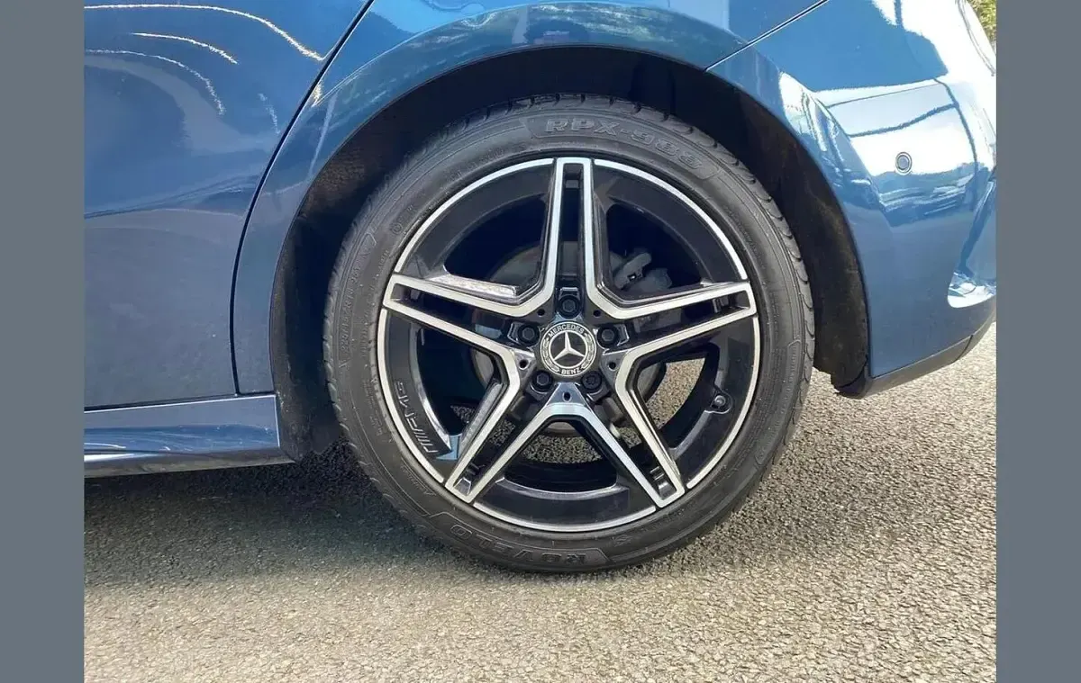 Used Mercedes A200 Executive 150 HP (110 kW) 2023 Blue Hatchback