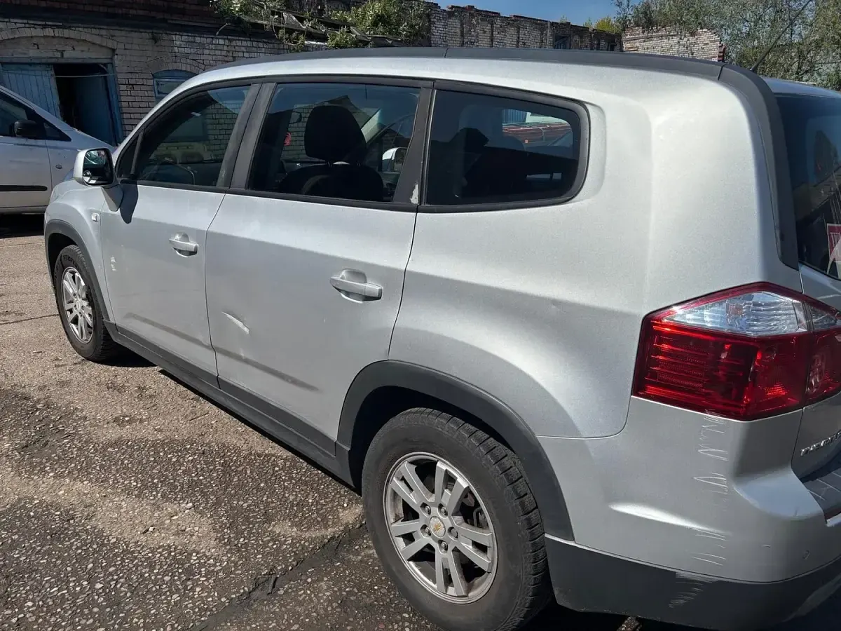 Used Chevrolet Orlando LT 2013 Silver MPV