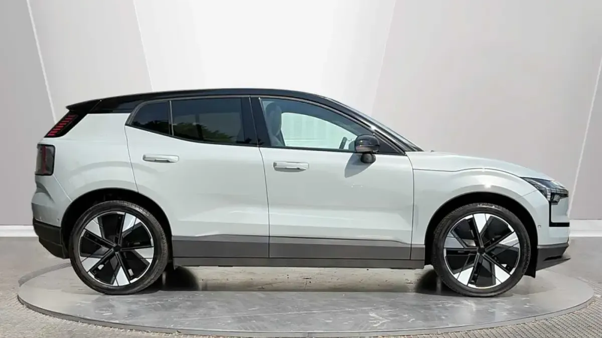 Used Volvo EX30 Ultra 200 kW (272 HP) 2025 Metallic  vapour grey SUV