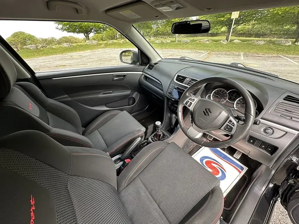 Usado Suzuki Swift Sport 136 HP (100 kW) 2013 Preto Citadino