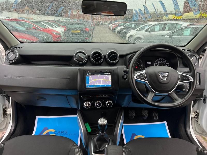 Used Dacia Duster Prestige 100 HP (73 kW) 2020 White Hatchback