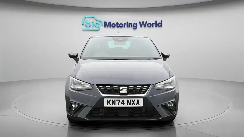 Usado Seat Ibiza XCELLENCE 115 CV (84 kW) 2024 Gris Utilitario