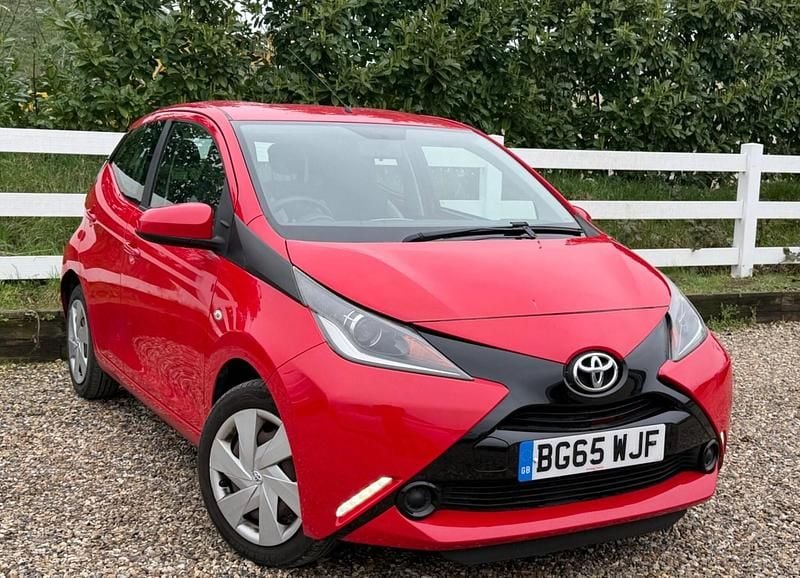 Used Toyota Aygo X-play 2015 Red Hatchback