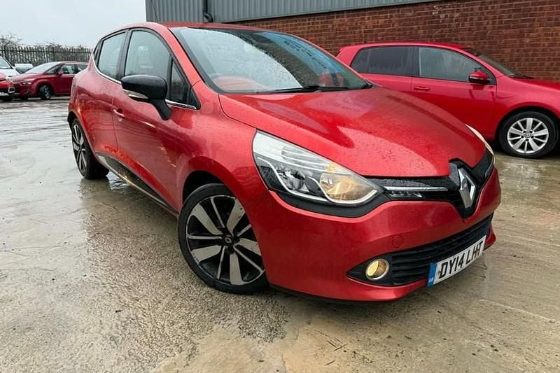 Red Used 2014 Renault Clio IV Dynamique Hatchback | £3,495 (Good price) - Image 1/1