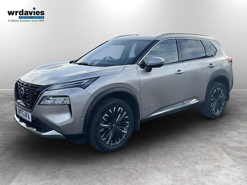 Used Nissan X-Trail Tekna 213 HP (156 kW) 2025 Champagne silver SUV