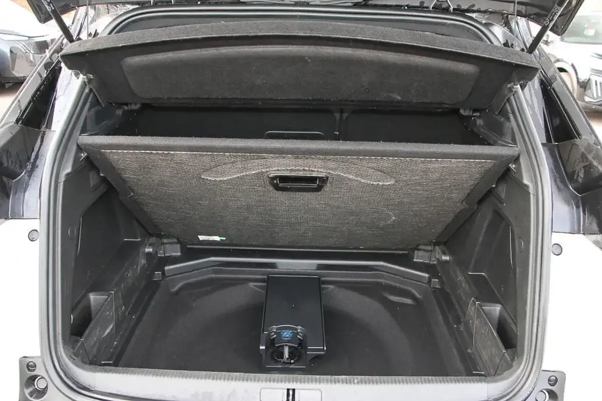 Used Peugeot 3008 Allure+ 129 HP (94 kW) 2023 White SUV