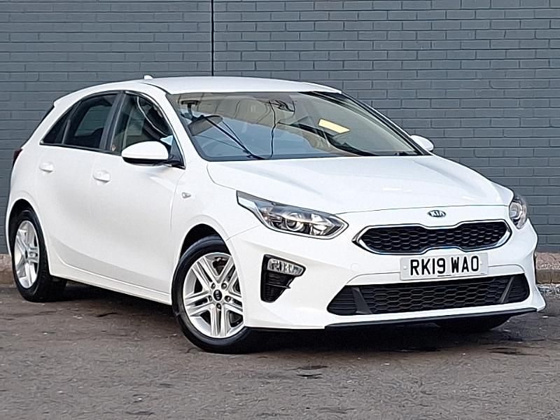 Used Kia Ceed 2019 White Hatchback