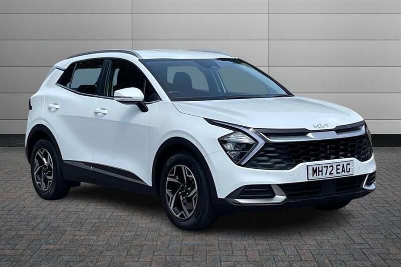 Fusion white Used 2023 Kia Sportage 2 SUV | £21,495 (Good price) - Image 1/2