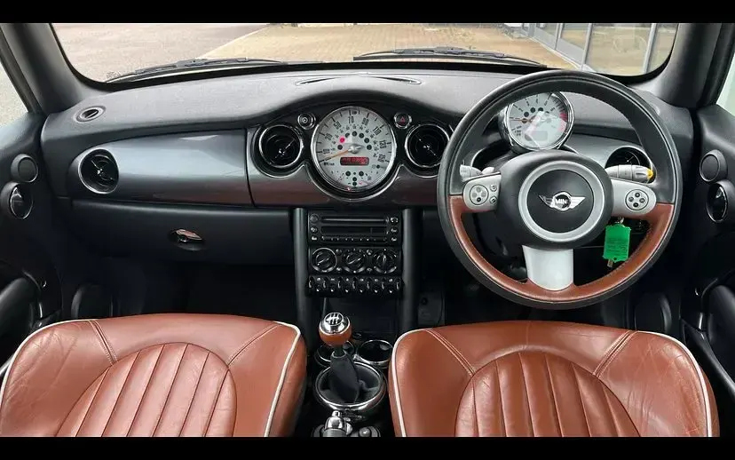 Used Mini Cooper Cabriolet 115 HP (84 kW) 2007 White Cabriolet