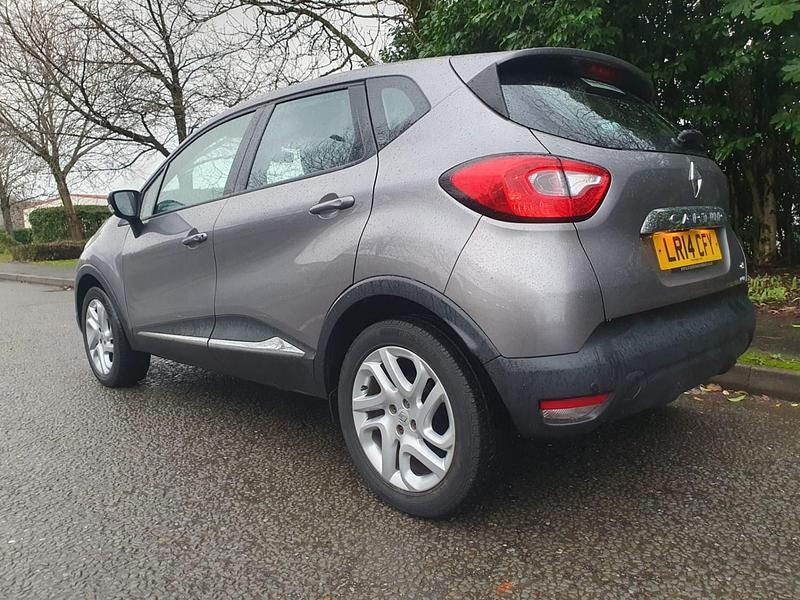 Used Renault Captur Dynamique 90 HP (66 kW) 2014 Grey SUV