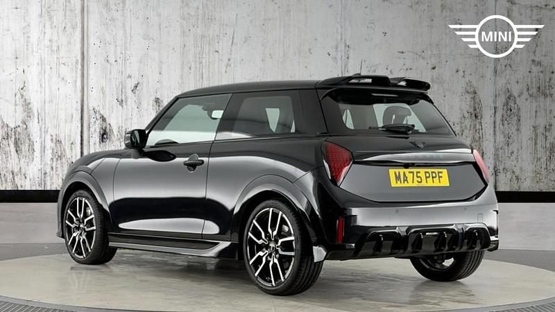 Used Mini Cooper Sport 161 HP (118 kW) 2025 Black Hatchback
