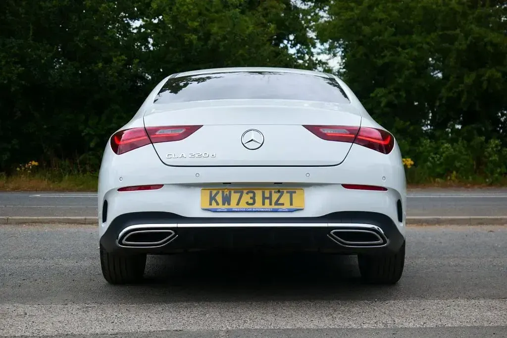 Used Mercedes CLA220 Executive 190 HP (139 kW) 2023 White Coupe