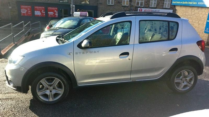 Used Dacia Sandero Ambiance 90 HP (66 kW) 2018 Silver Hatchback