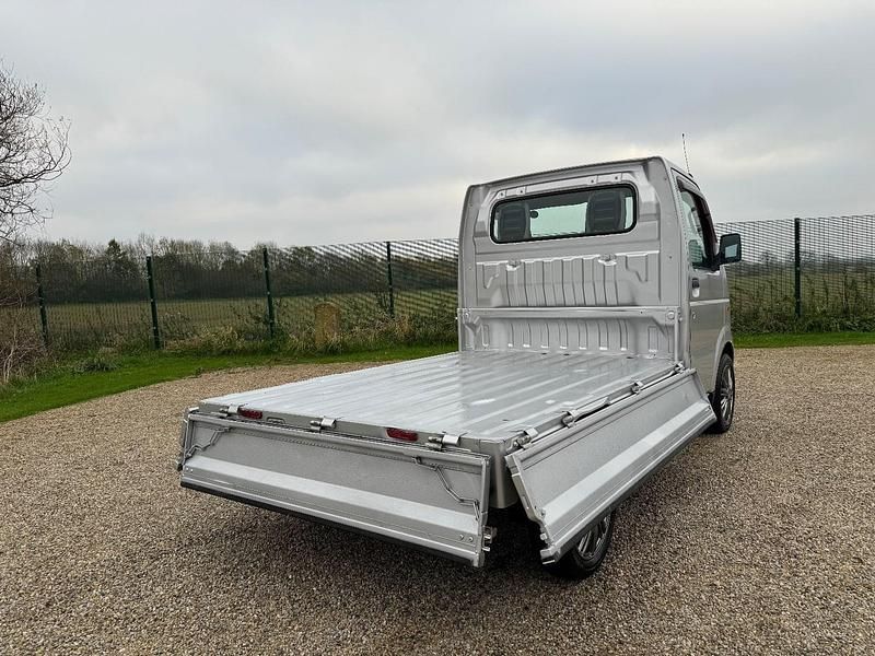 Używany Suzuki Carry 2012 Biały Pickup