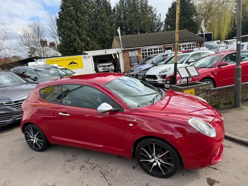 Used Alfa Romeo MiTo 105 HP (77 kW) 2014 Red Hatchback