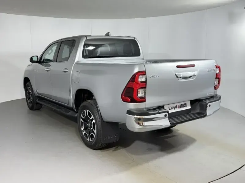 New Toyota HiLux 150 HP (110 kW) 2026 Silver Pickup