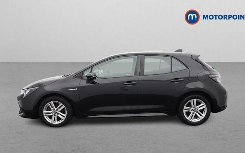 Used Toyota Corolla 122 HP (89 kW) 2021 Black Hatchback